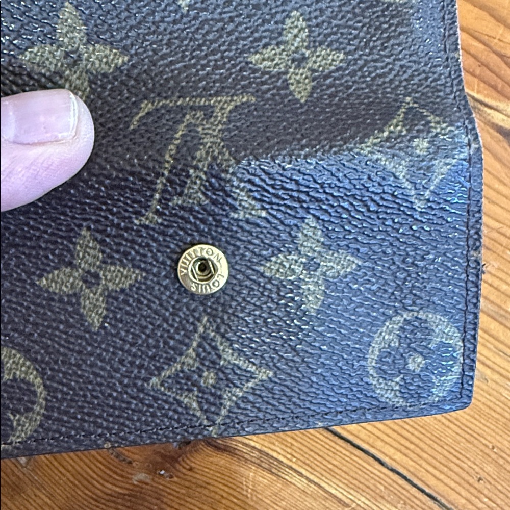 Louis Vuitton Authentic Monogram Key Clasp Holder Keychain Wallet - Picture 7 of 13